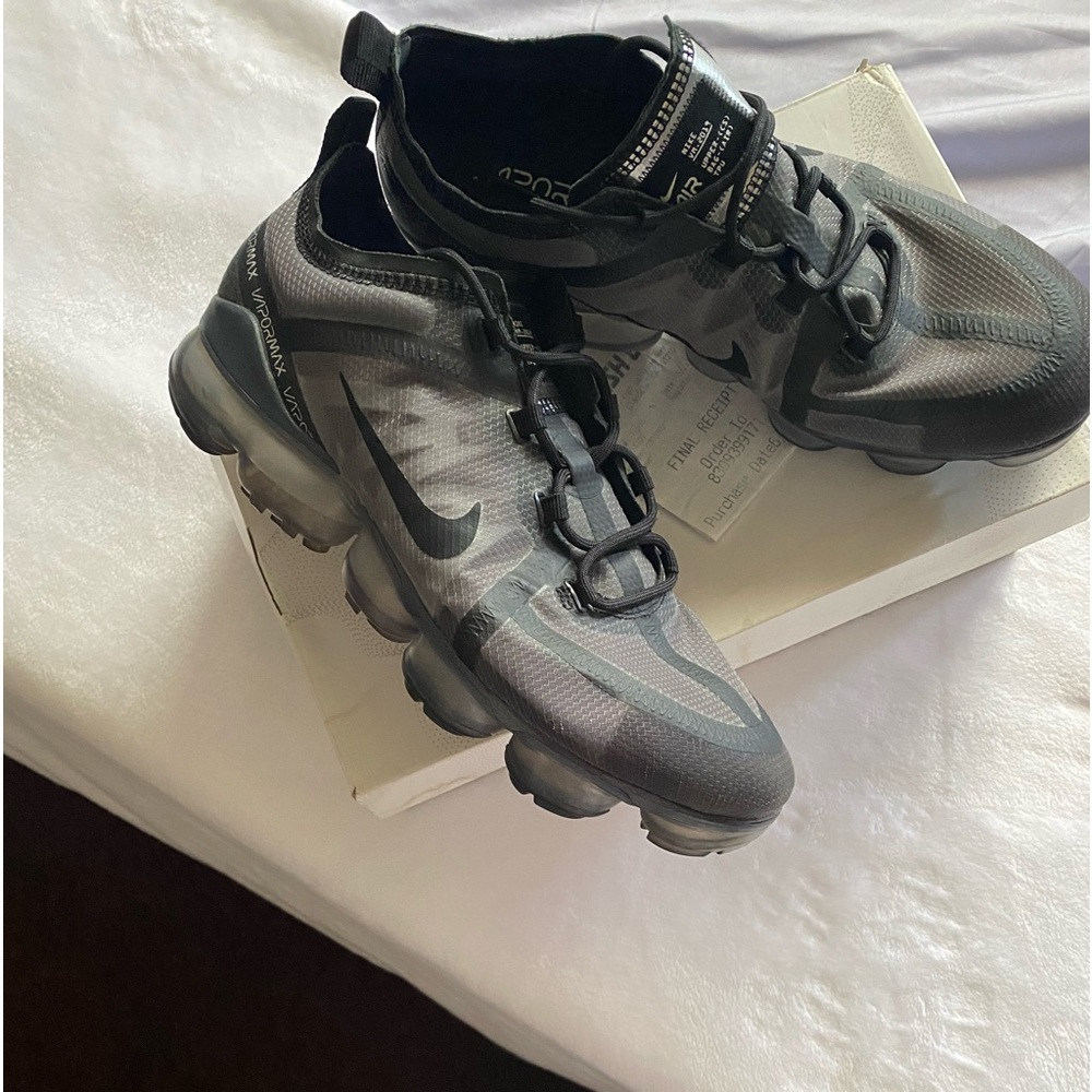AIR VAPORMAX 2019 MENS SLIGHTLY WORN